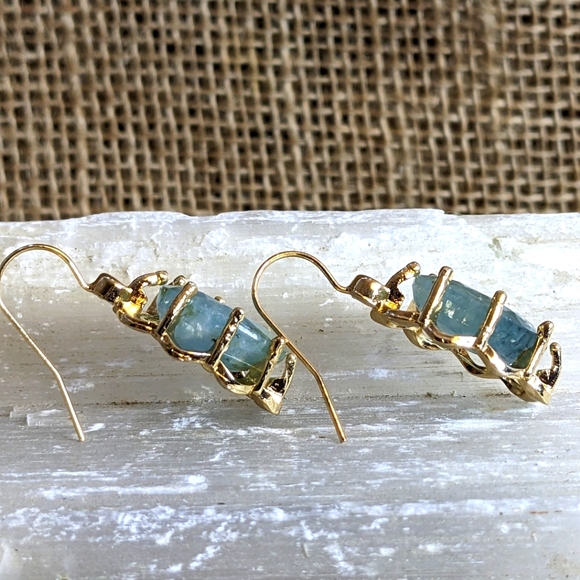 Natural Aquamarine Faceted From Rough Approx 8 Carats in Gold Filled Earrings - Picture 4 of 6